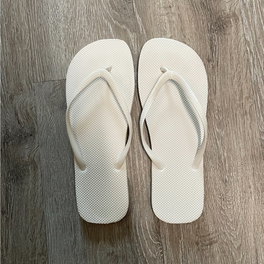 EUC White Flip Flops AKA Shower Shoes, Size 9-10